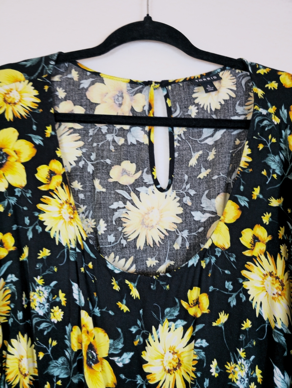 Torrid Black V‑Neck Dress w/Yellow Sunflowers Print. L Sleeve Cotton Midi. Sz 4X - Picture 4 of 9